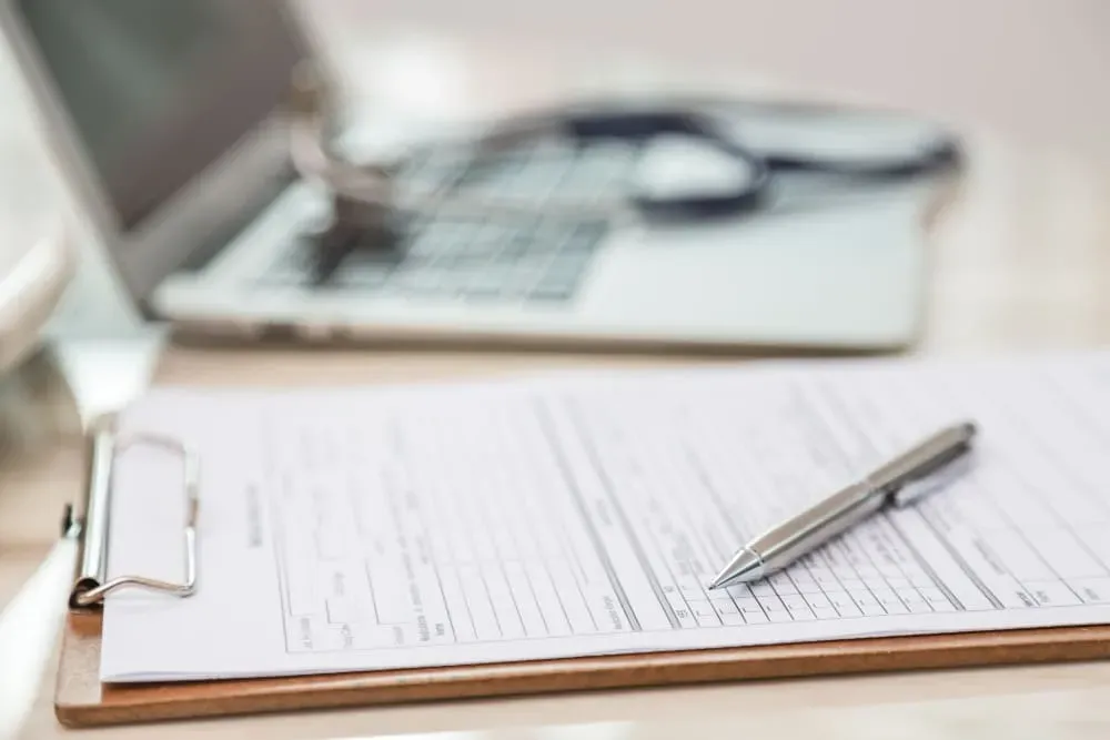 Jak działa polisa OC dla obcokrajowca w Polsce?